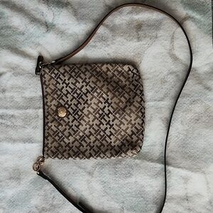 Tommy Hilfiger crossbody logo boxy purse brown and beige adjustable strap